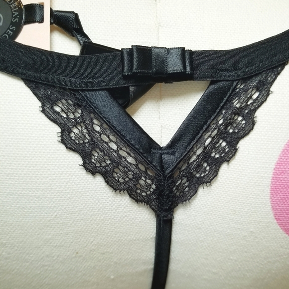 Victoria's Secret Vintage Designer Collection Thong w/ Rhinestone Crystal's NWT - Picture 7 of 16